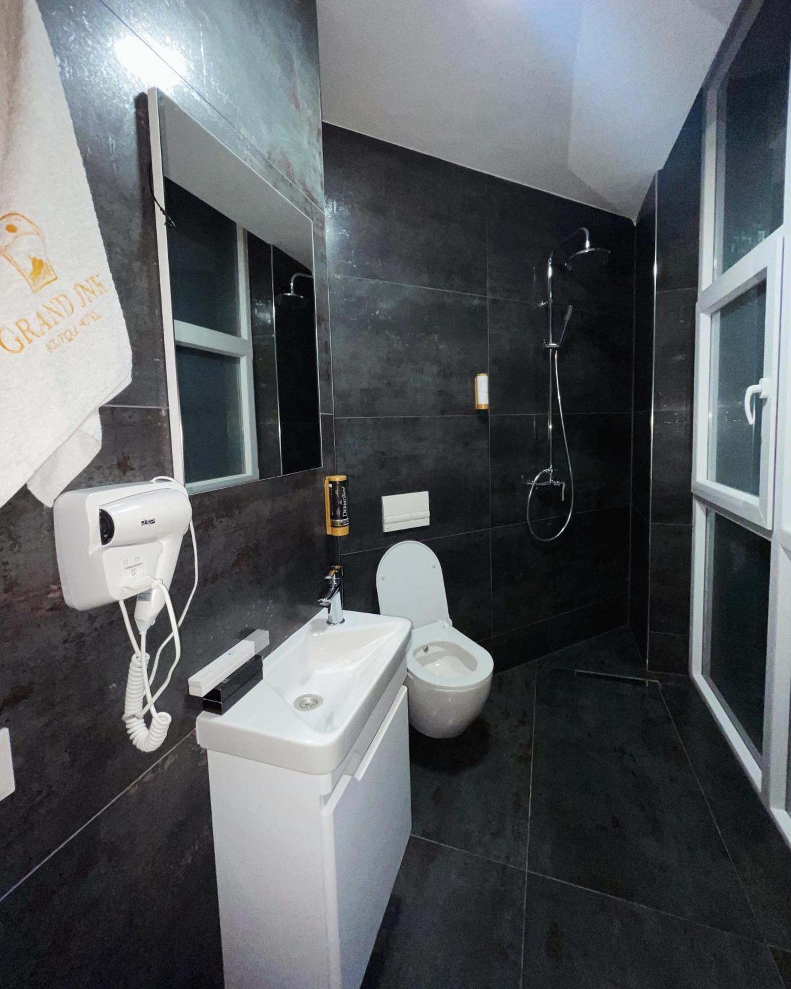 Grand Jnk Boutique Hotel Kukes Экстерьер фото