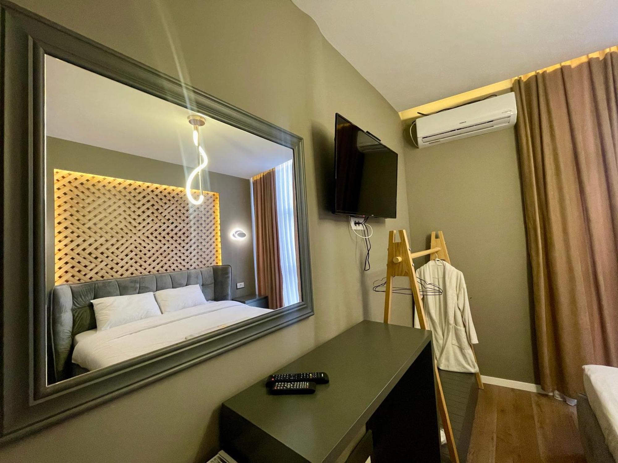 Grand Jnk Boutique Hotel Kukes Экстерьер фото