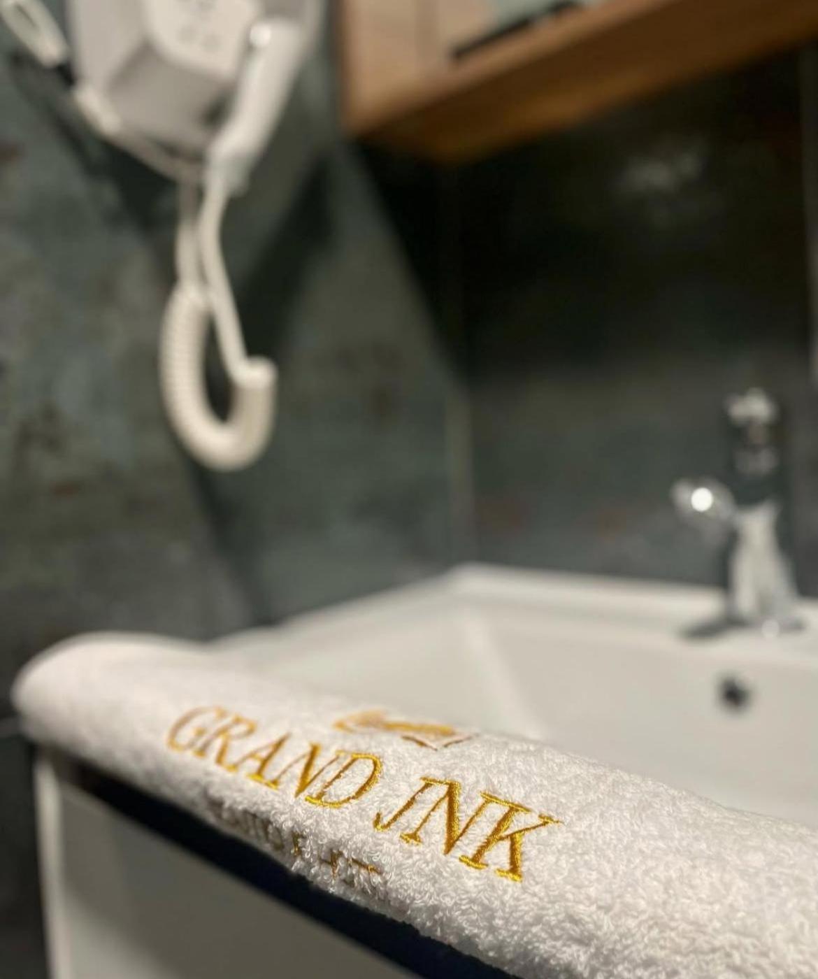 Grand Jnk Boutique Hotel Kukes Экстерьер фото